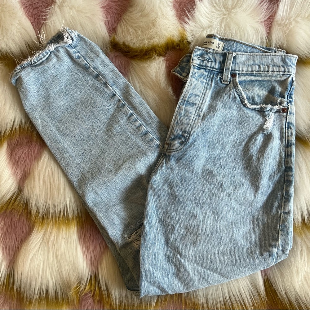 Abercrombie High Rise Baggy Jean - size 27